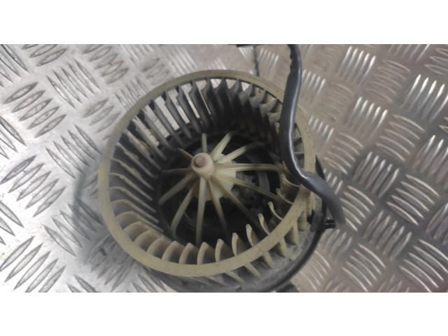 Другая деталь салона