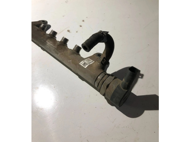 Топливная рампа 03L089C, 0250584   Volkswagen PASSAT B6  