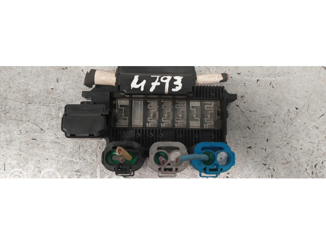 Блок предохранителей 1400550780   Citroen C8    