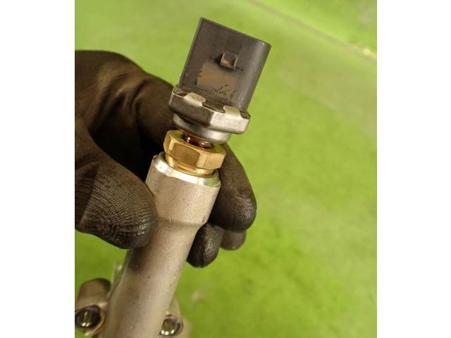 Топливная рампа Skoda Octavia Mk4