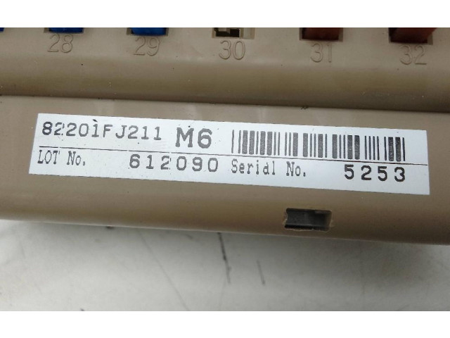 Блок предохранителей 82201FJ211   Subaru XV II