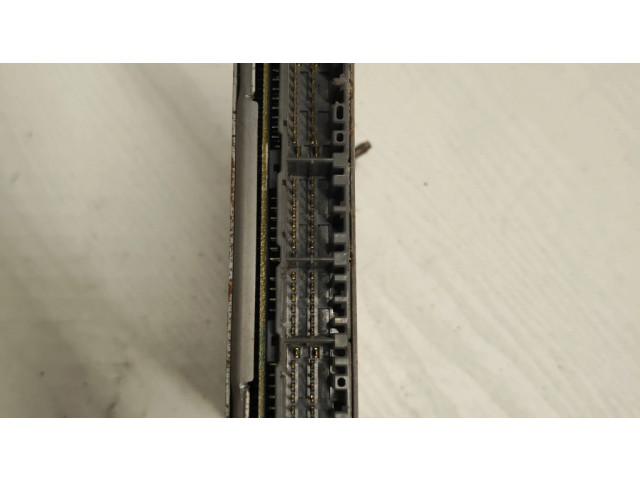 Блок управления двигателя E2T81771M, Z51018881B Mazda 323