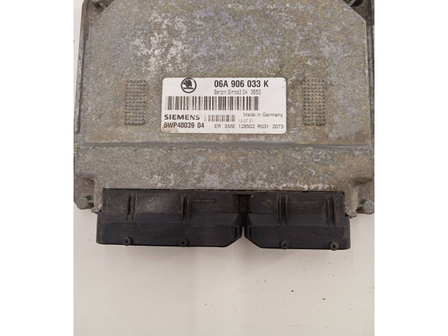 Блок управления двигателя 06A906033K, 5WP4003904   Skoda Octavia Mk1 (1U)