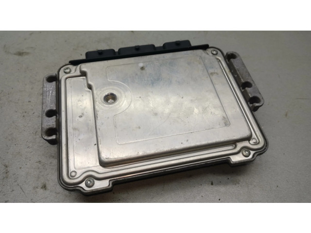 Řídící jednotka 0281011723, 8200311539   Renault Laguna II 2004