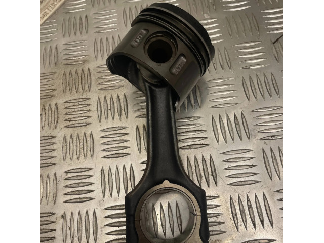  Поршень с шатуном    Jeep Grand Cherokee (WJ) для дизельного двигателя 2.7