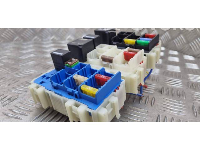 Блок предохранителей BS7T14K131AA Ford Galaxy