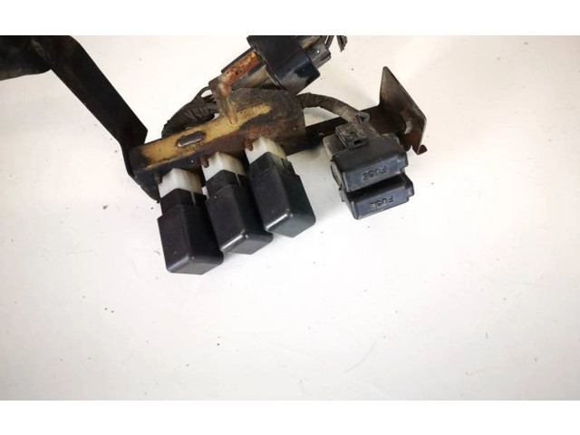 Ящик предохранителей (комплект) Mitsubishi Pajero Sport I  1996 - 2008 года       