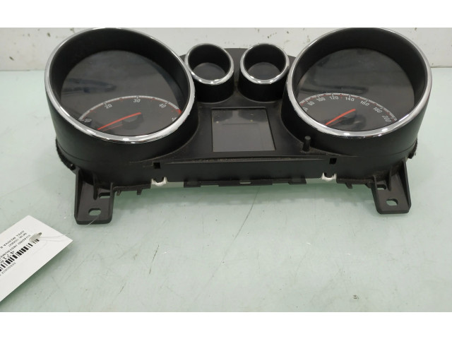 Панель приборов 13349547 Opel Meriva B