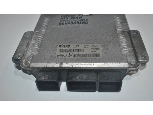 Блок управления двигателем Блок управления 0281010821, 9644989180   Peugeot Expert