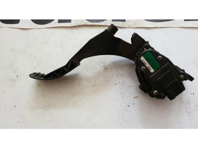 Педаль акселератора