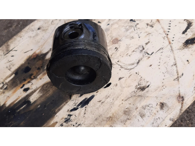 Поршень с шатуном 81L79 Volvo S60 для дизельного двигателя 2.4