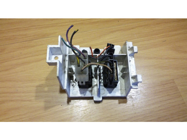 Включатель обогрева стекла с помощью электричества