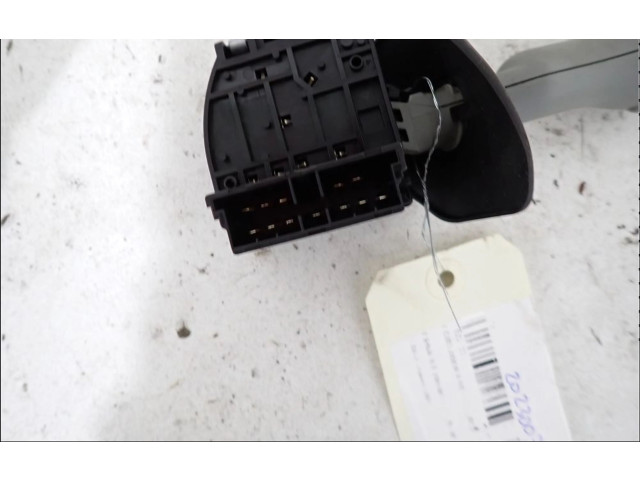 Ручка стеклоочистителей 7701046628   Renault Twingo I