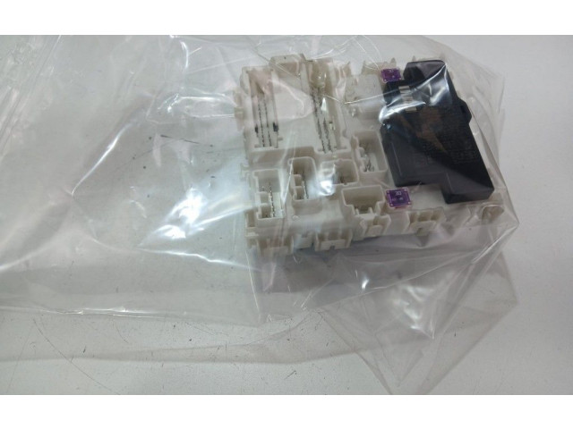 Pojistková skříňka P6120960 Suzuki Swift II 2011