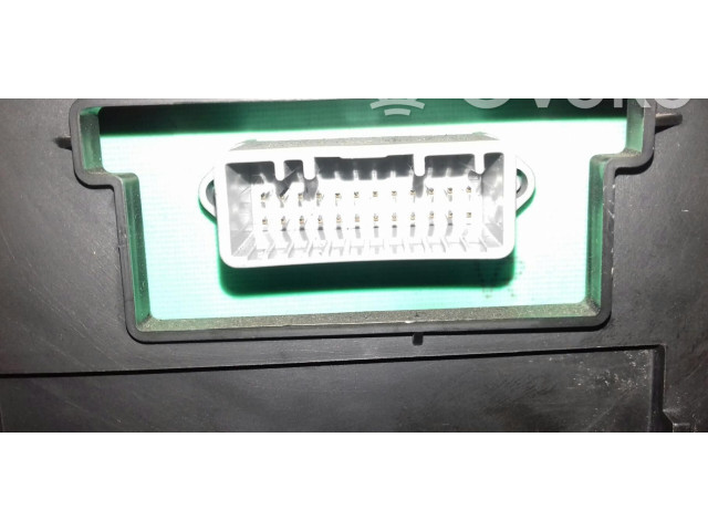 Přístrojová deska Renault Megane II 2007 8200720308