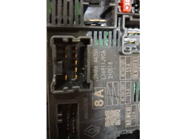 Блок предохранителей 284B64435R Dacia Sandero III