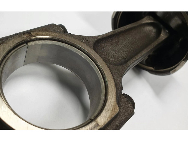  Поршень с шатуном  085190  Volvo V50  