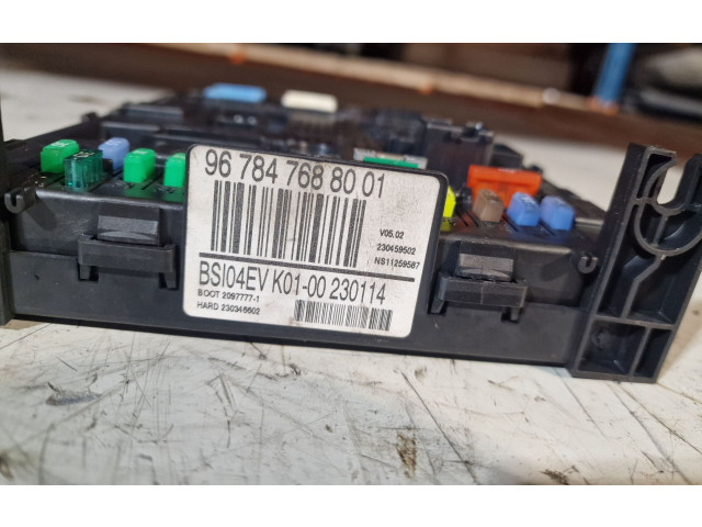 Блок предохранителей 9678476880   Peugeot 5008    