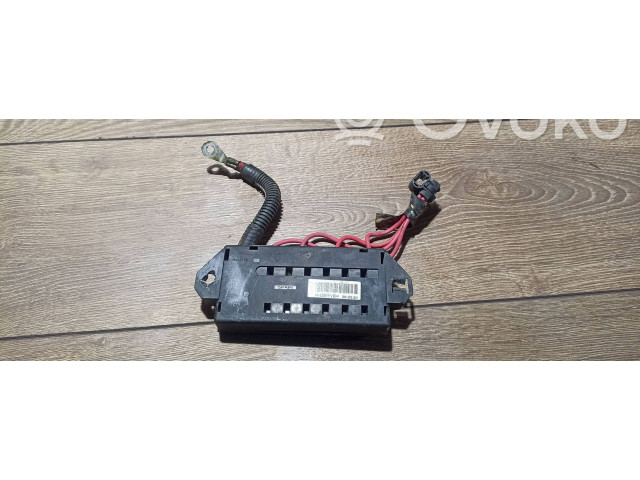 Блок предохранителей 9162323 Volvo S60