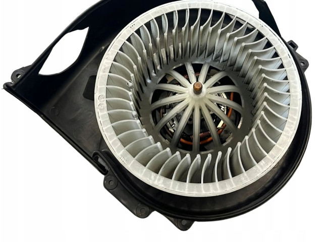 Вентилятор печки    6Q1819015J   Audi A1