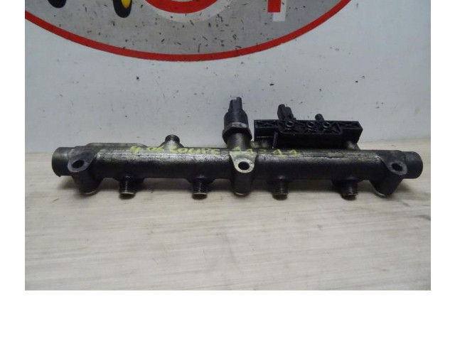 Топливная рампа 1570A0, 1570A0   Peugeot 406  