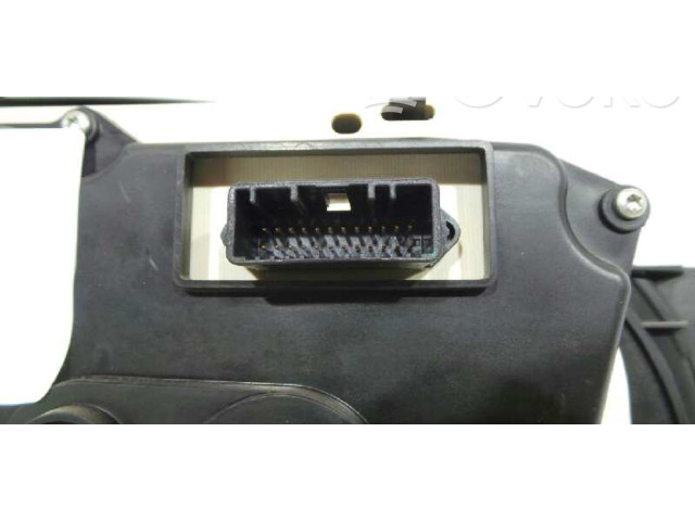 Панель приборов 8200752820   Dacia Logan I       