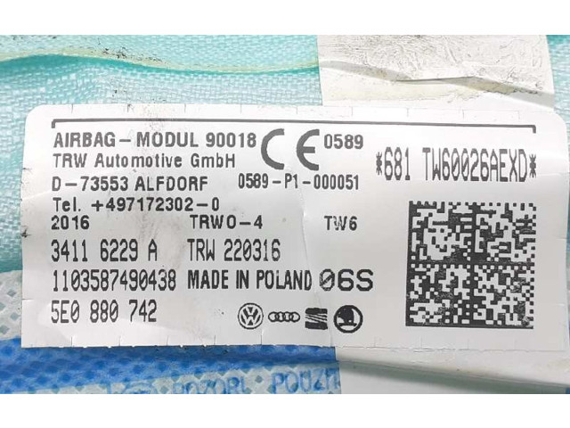 Надувная подушка для передней двери Skoda Octavia Mk3 (5E) 2013 - 2019 года