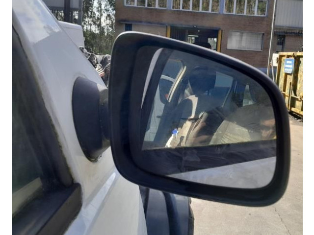Зеркало электрическое Dacia Duster 2010 - 2017 года