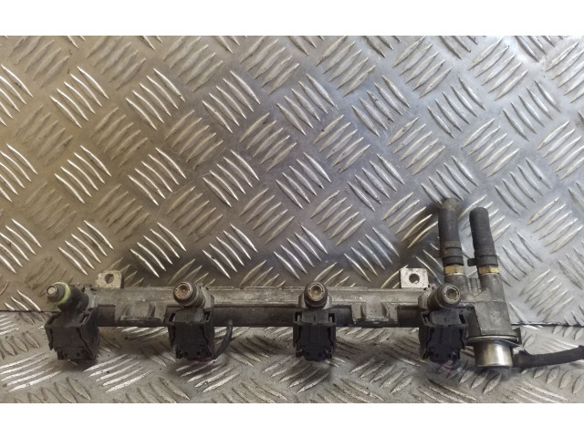 Топливная рампа 036133319 Volkswagen Golf IV