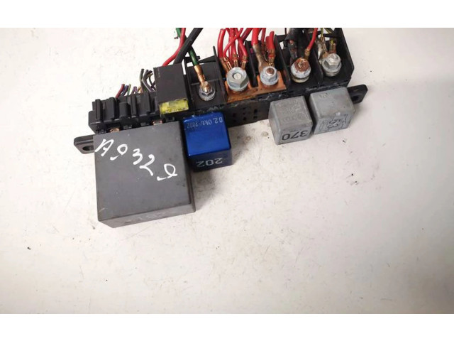 Блок предохранителей 8l0941822a Skoda Superb B5 (3U)