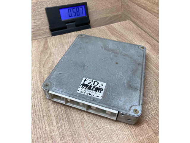 Блок управления двигателем Блок управления F2D318881 Mazda 626