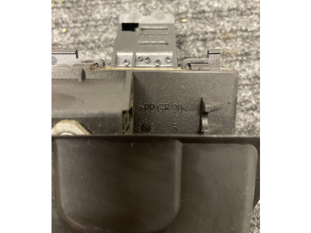 Zámek zadních dveří 70849464 Volvo V50 2008