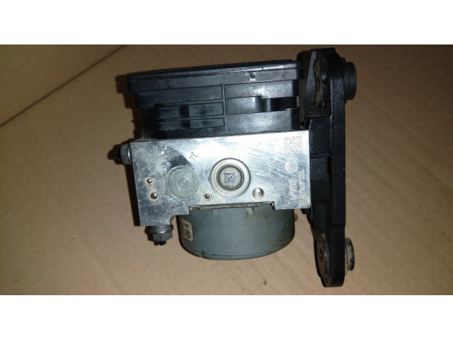 Блок АБС 5Q0614517AQ Skoda Octavia Mk3 (5E) 2013-2019 года