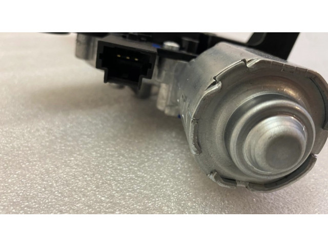 Двигатель стеклоочистителя заднего стекла