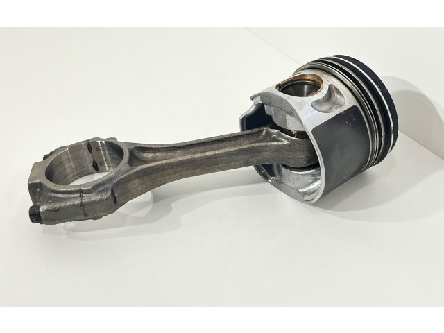 Píst 038G   Volkswagen Caddy    BLS 