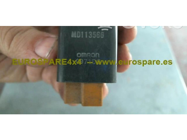 Блок предохранителей MD113566 Mitsubishi Montero