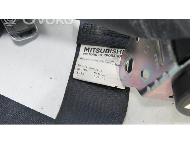 Задний ремень безопасности