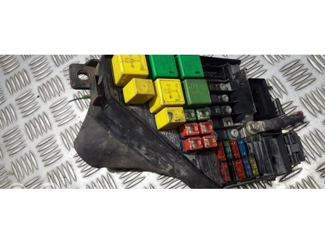 Pojistková skříňka Alfa Romeo 164 1995