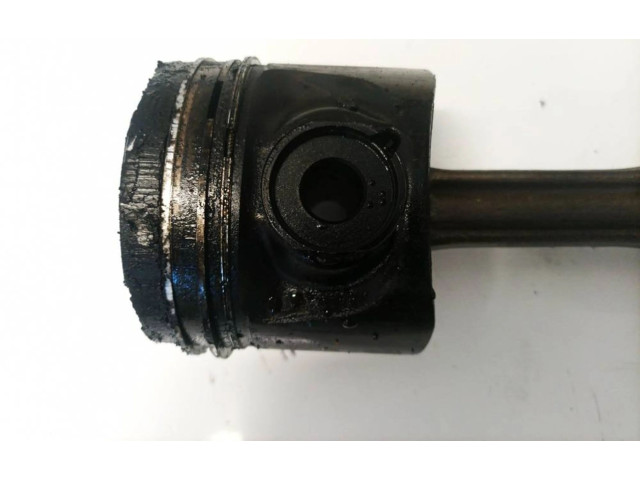  Поршень с шатуном    Volvo XC90  