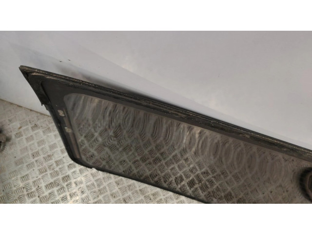 Заднее стекло