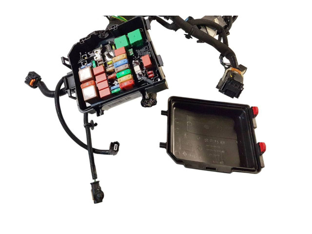 Pojistková skříňka 9824510780, 9826717980 Peugeot 208 2021