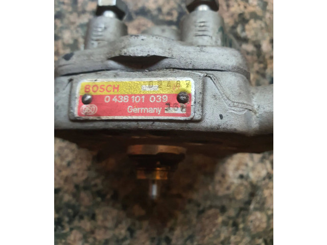 Vstřikovací lišta 0438101039 Volkswagen PASSAT B3