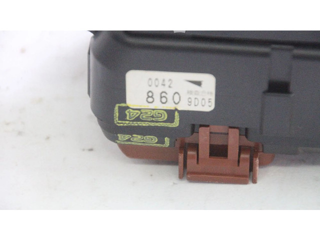 Блок предохранителей 8609D05, 8609D05 Mitsubishi Carisma