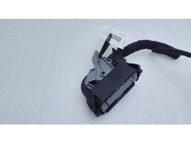 Штекер разъема модуля АБС