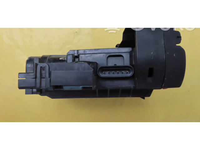 Pojistková skříňka A2045403850, A0035420019 Mercedes-Benz C W204 2008