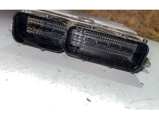 Řídící jednotka 03L906023PK, 5WP42946AA Volkswagen Caddy 2012