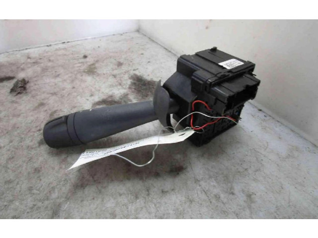 Ручка стеклоочистителей 8201168008, 8201168008   Dacia Duster