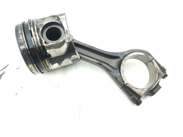 Поршень с шатуном 204DT Land Rover Discovery Sport