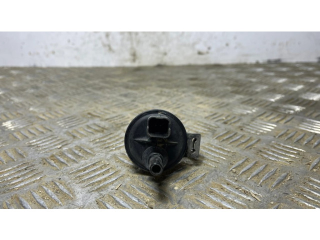 Другая деталь отсека двигателя