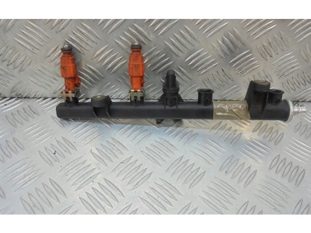 Топливная рампа Alfa Romeo 145 - 146